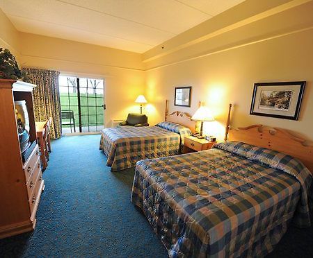 The Lodge At Geneva Room photo