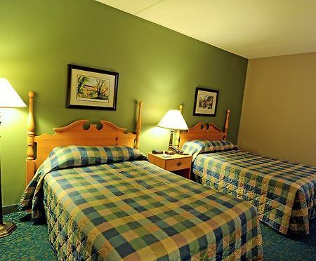 The Lodge At Geneva Room photo