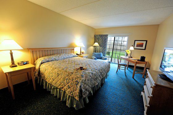 The Lodge At Geneva Room photo